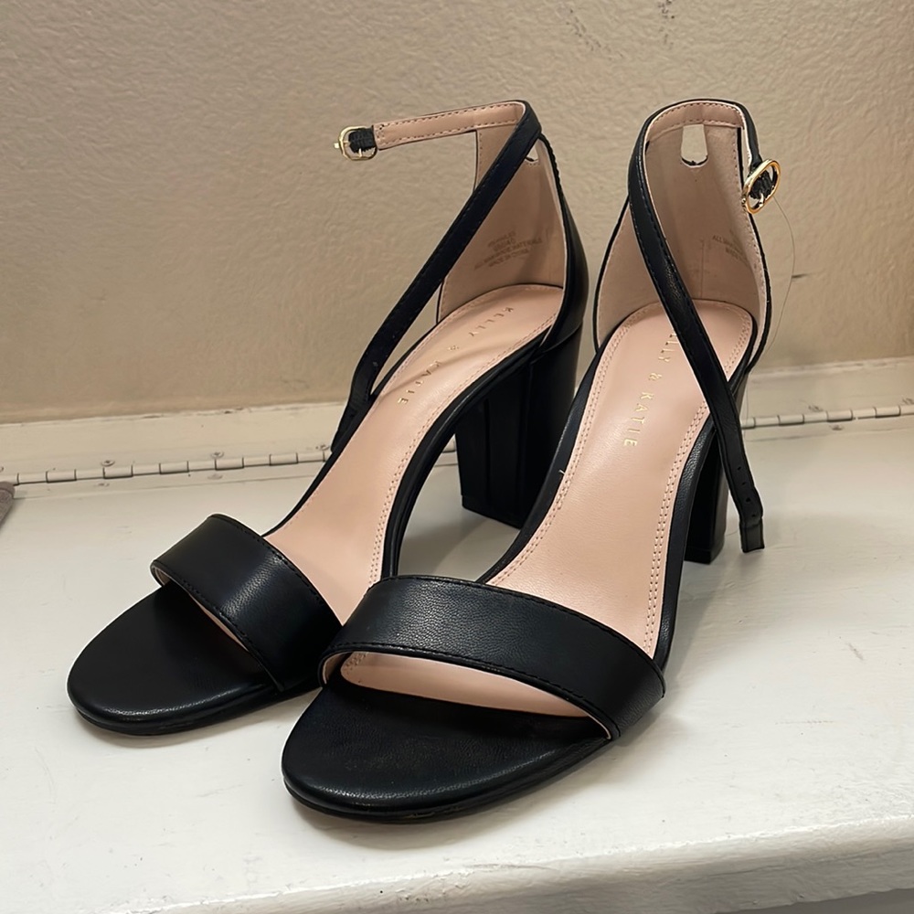 Kelly & Katie hailee sandal